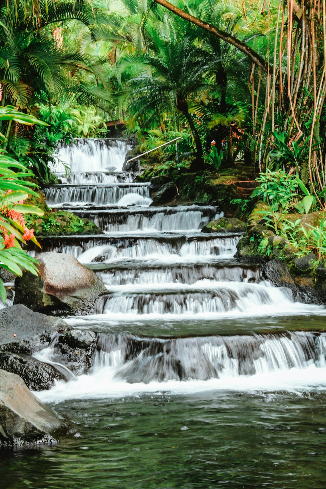 Relax tra le acque termali del Costa Rica – Esperienze Over 55 Terme naturali in Costa Rica immerse nella giungla tropicale – Viaggi Over 55